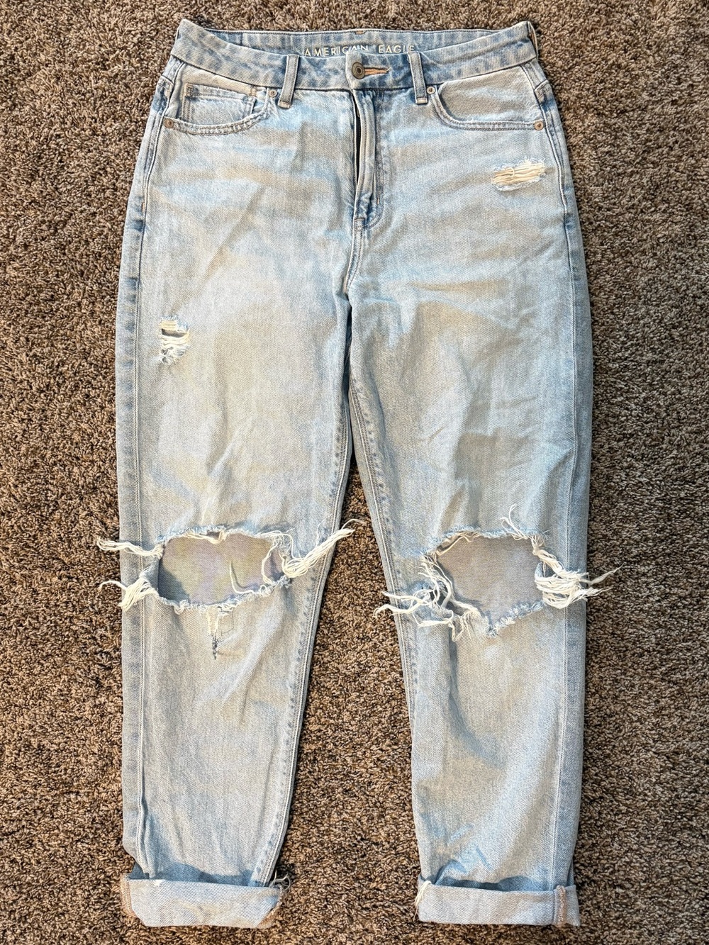 American Eagle Outfitters Light Wash Distressed Curvy Mom Jeans (6)